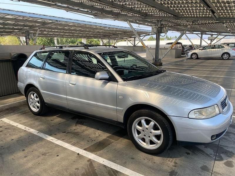 Usado 2001 Audi A4 Sedan | € 3.500 (Bom preço) - Imagem 1/4