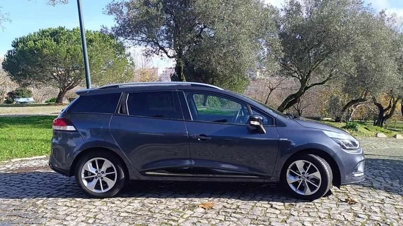 Usado Renault Clio GrandTour 90 HP (66 kW) 2017 Azul Carrinha