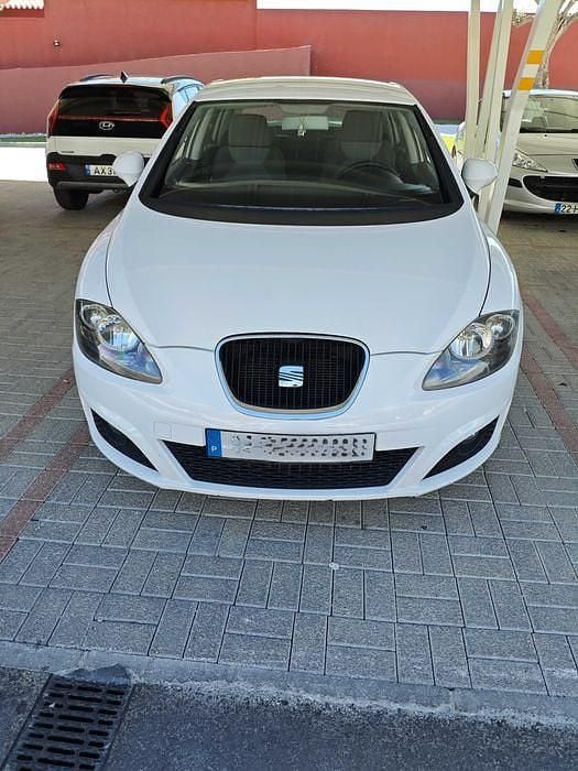 Branco Usado 2010 Seat Leon Sedan | € 6.700 (Preço justo) - Imagem 1/4