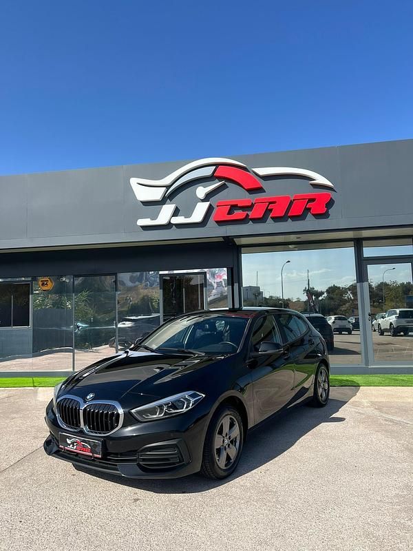 Preto Usado 2021 BMW 116 Advantage Citadino | € 19.750 (Preço justo) - Imagem 1/4