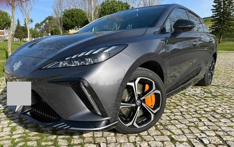 Cinzento Usado 2023 MG MG4 EV Citadino | € 32.000 - Imagem 1/2