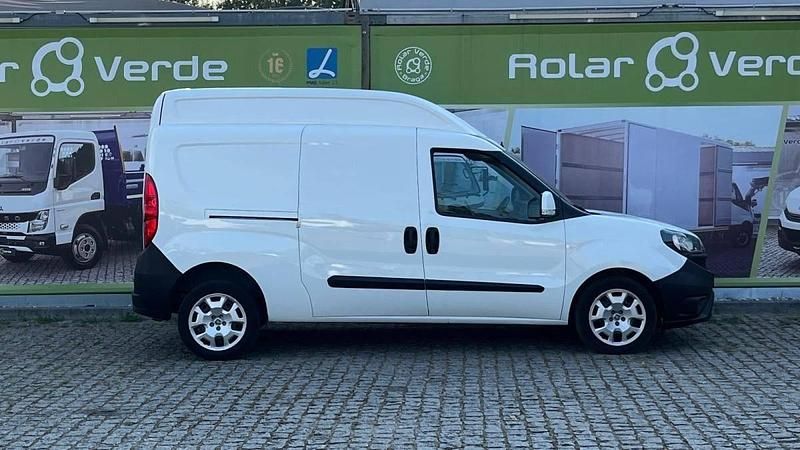 Usado Fiat Doblò 120 HP (88 kW) 2020 Branco Monovolume
