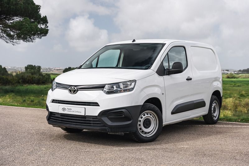 Branco (sólida) Usado 2024 Toyota Proace City Van | € 24.750 (Preço justo) - Imagem 1/4