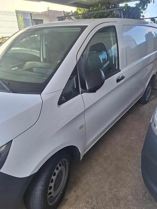Usado Mercedes Vito 88 HP (64 kW) 2019 Branco Van
