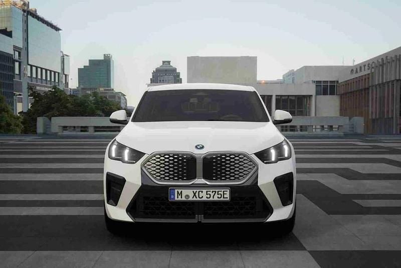 Branco Novo 2025 BMW iX2 Comfort Edition SUV | € 53.500 (Bom preço) - Imagem 1/4