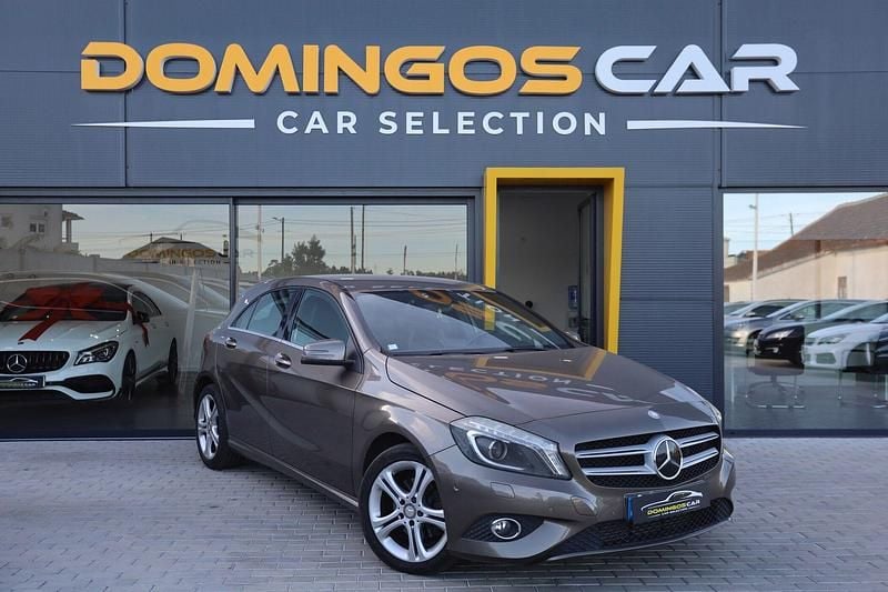 Cinza Usado 2012 Mercedes A200 Urban | € 13.950 (Preço justo) - Imagem 1/4