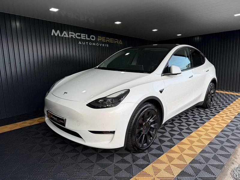 Branco Usado 2022 Tesla Model Y SUV | € 34.500 - Imagem 1/4