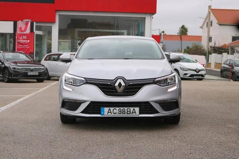 Usado Renault Mégane IV 95 HP (69 kW) 2020 Cinzento