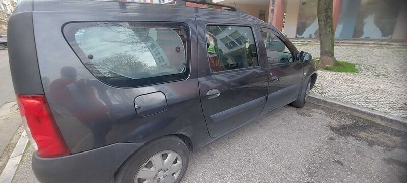 Usado 2009 Dacia Logan Sedan | € 4.500 - Imagem 1/4