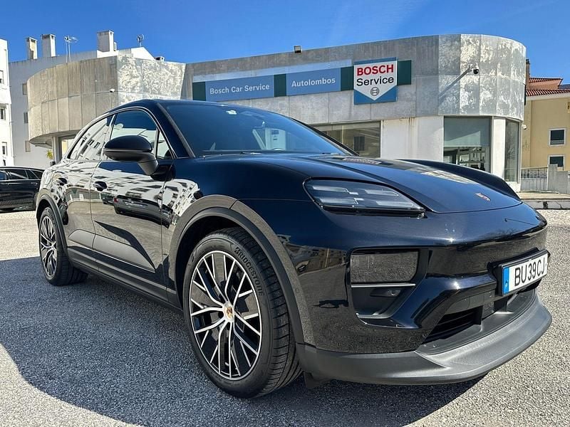 Usado Porsche Macan 264 kW (360 HP) 2024 Preto SUV