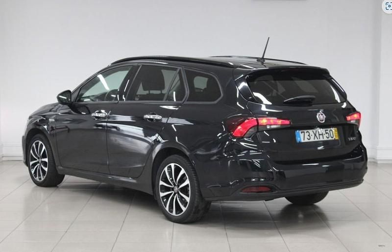 Usado Fiat Tipo Lounge 95 HP (69 kW) 2019 Preto Carrinha