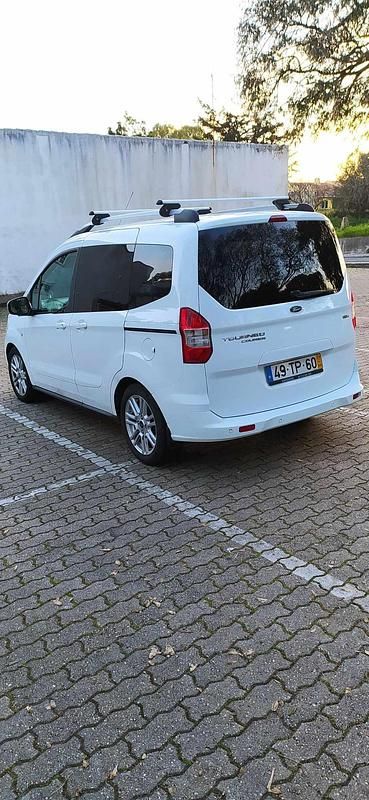 Usado Ford Tourneo 101 HP (74 kW) 2017 Branco Carrinha