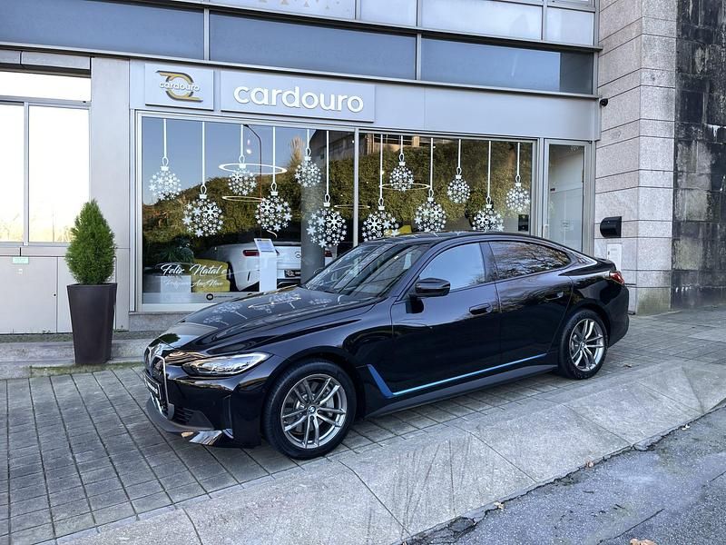 Preto preto Usado 2022 BMW i4 Sedan | € 51.900 (Caro) - Imagem 1/4