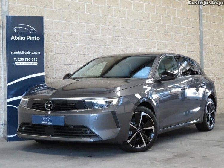 Branco Usado 2023 Opel Astra Elegance Sedan | € 24.450 (Preço elevado) - Imagem 1/1