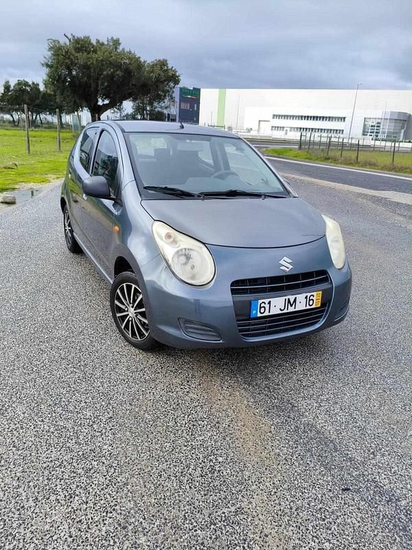 Usado Suzuki Alto 68 HP (50 kW) 2010 Cinzento Citadino