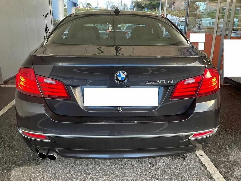 Usado BMW 520 190 HP (139 kW) 2015 Cinzento Sedan