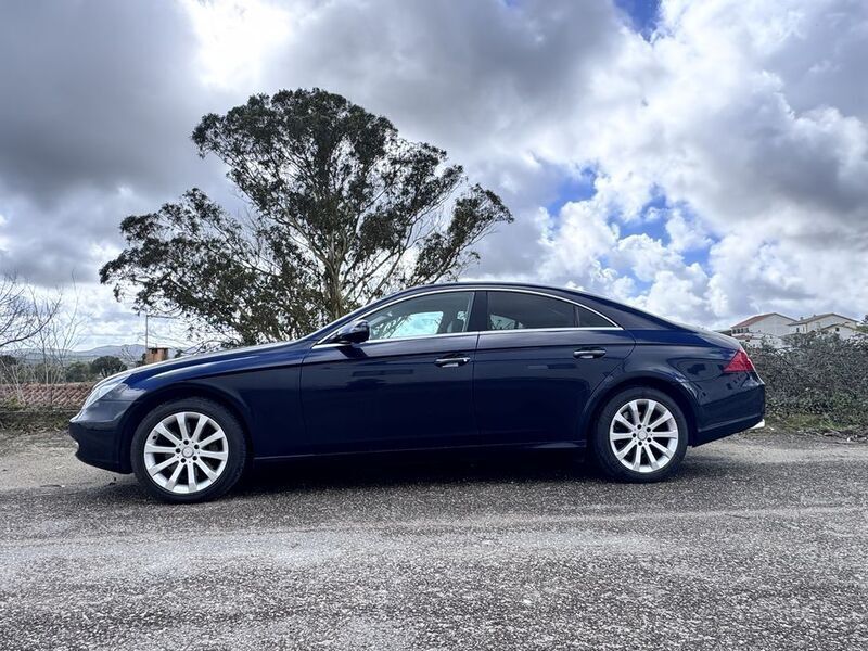 Usado 2009 Mercedes CLS350 Sedan | € 19.990 - Imagem 1/4