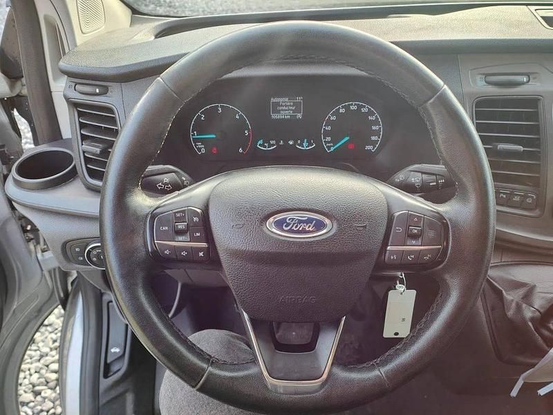 Usado Ford Transit 130 HP (95 kW) 2019 Cinzento