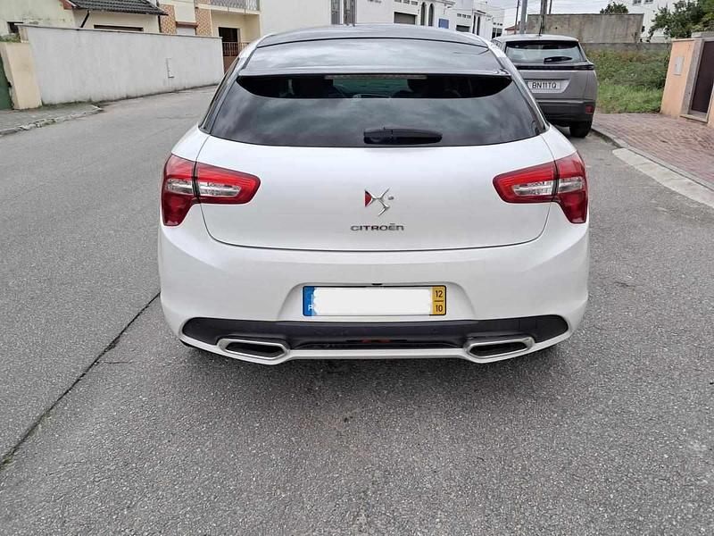 Usado Citroën DS5 111 HP (81 kW) 2016 Branco Citadino