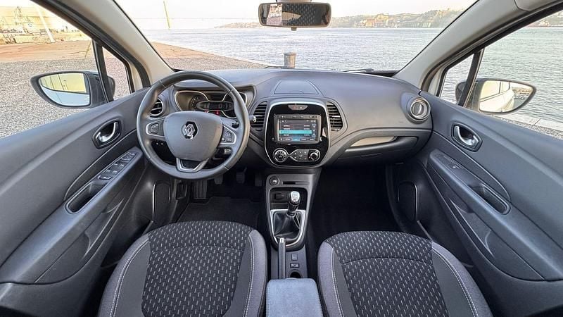 Usado Renault Captur 120 HP (88 kW) 2018 Branco SUV
