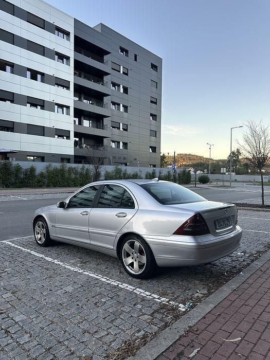 Usado 2001 Mercedes C200 Classic Sedan | € 4.750 (Preço justo) - Imagem 1/4