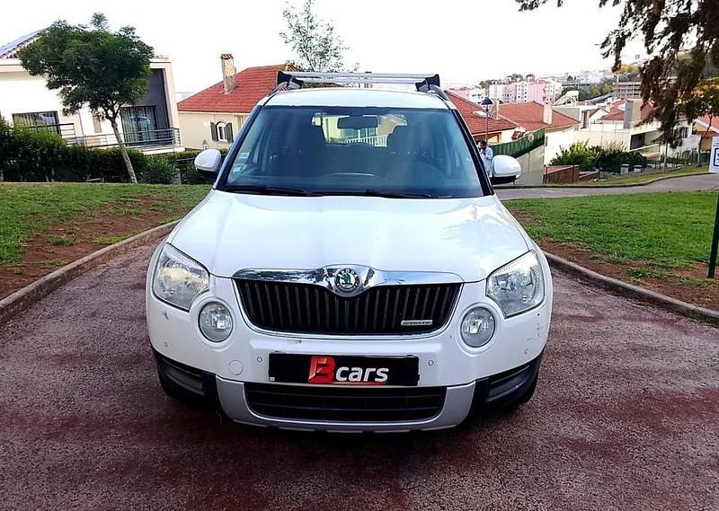 Branco Usado 2011 Skoda Yeti SUV | € 7.500 - Imagem 1/4
