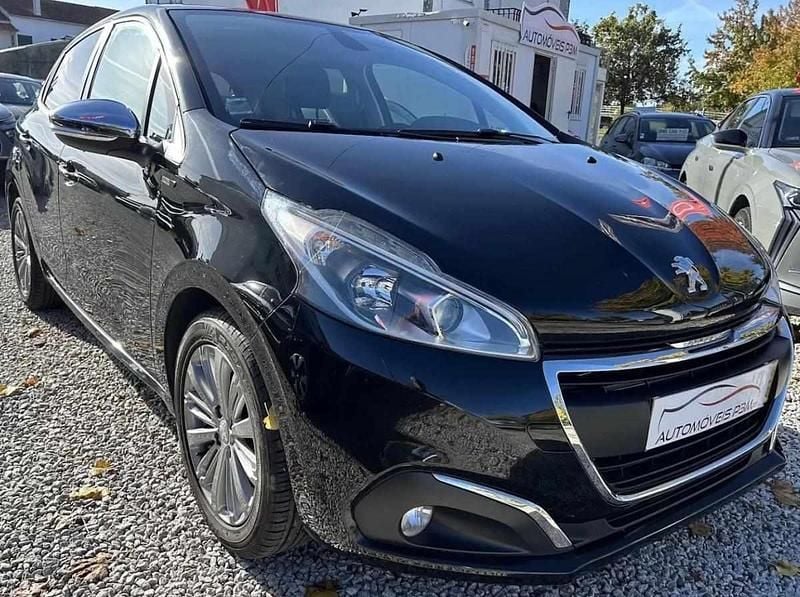 Preto Usado 2016 Peugeot 208 Style Citadino | € 9.500 (Preço justo) - Imagem 1/4