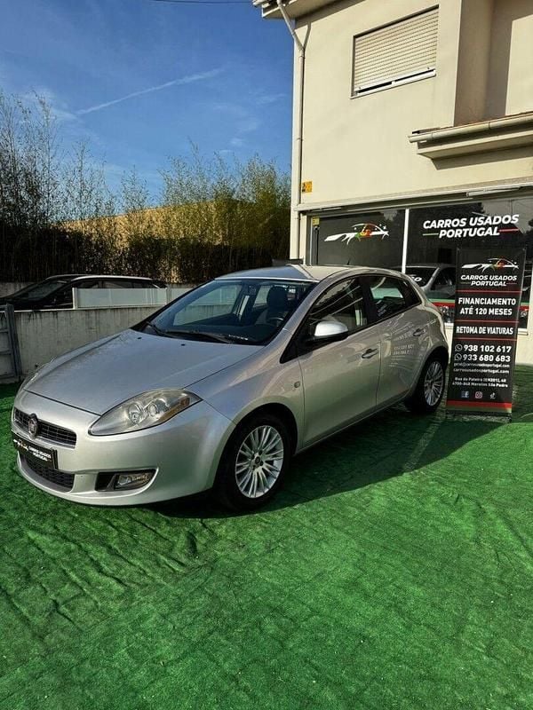 Cinzento Usado 2007 Fiat Bravo Dynamic Citadino | € 4.490 (Preço justo) - Imagem 1/4