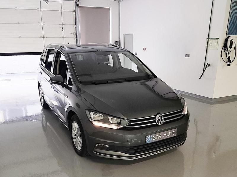 Usado VW Touran Highline 115 HP (84 kW) 2019 Cinza Monovolume