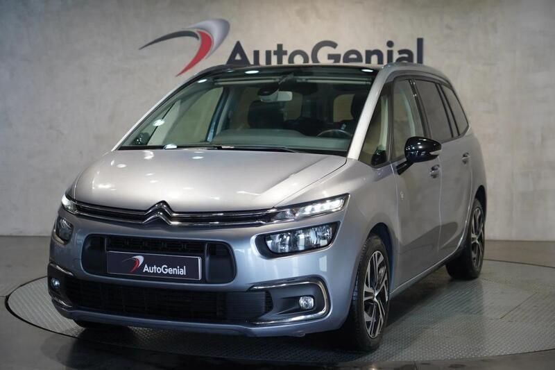Cinzento Usado 2022 Citroën C4 Monovolume | € 25.990 (Caro) - Imagem 1/4