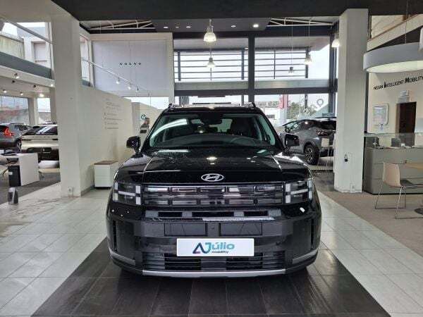 Preto Usado 2024 Hyundai Santa Fe SUV | € 63.000 - Imagem 1/4