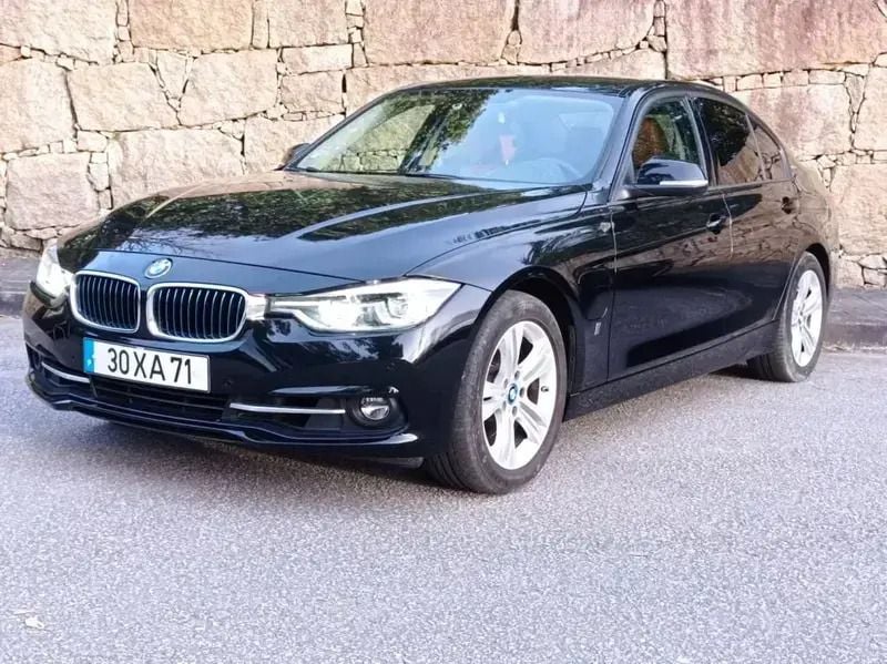 Usado BMW 330e iPerformance 252 HP (185 kW) 2019 Preto Sedan