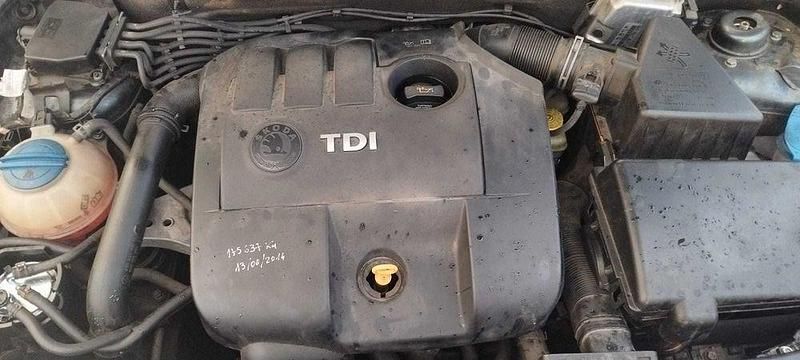 Usado Skoda Fabia 75 HP (55 kW) 2005 Sedan