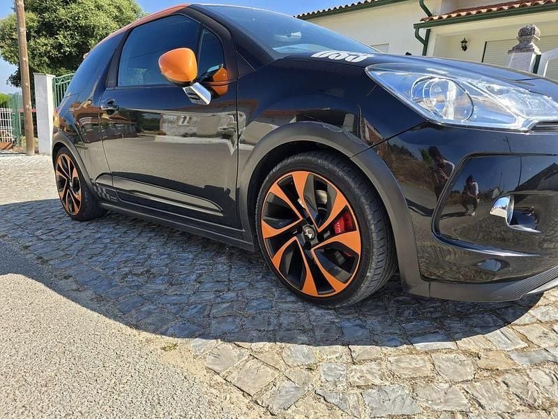Preto Usado 2012 Citroën DS3 | € 17.000 - Imagem 1/4