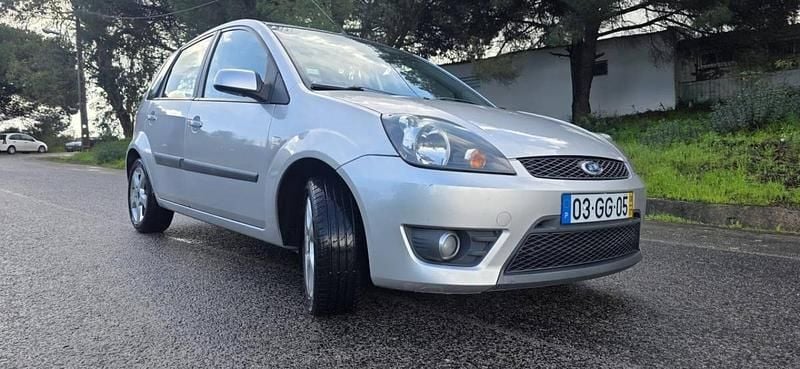 Usado Ford Fiesta Trend 68 HP (50 kW) 2008 Cinza Citadino