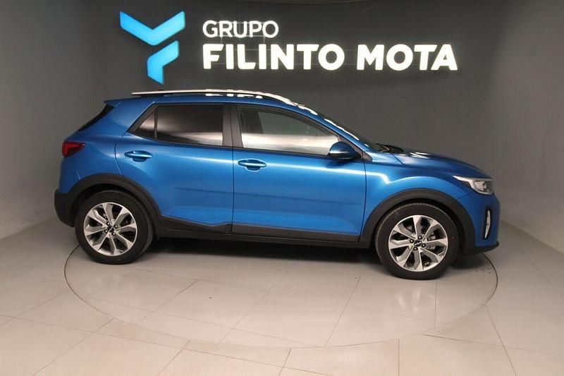 Azul Usado 2024 Kia Stonic SUV | € 18.320 (Preço justo) - Imagem 1/4