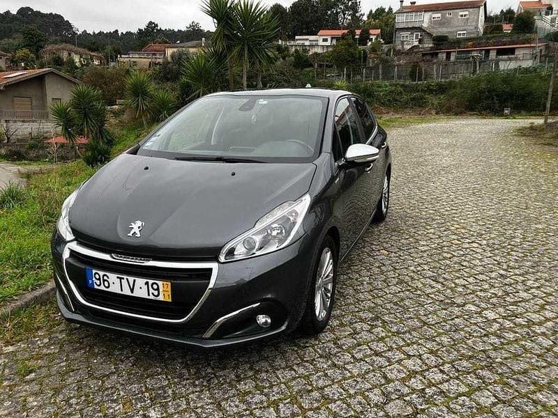 Usado 2017 Peugeot 208 Style Citadino | € 7.500 (Super Preço) - Imagem 1/4