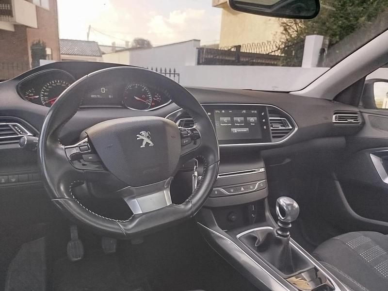 Usado Peugeot 308 SW 120 HP (88 kW) 2015 Preto Carrinha