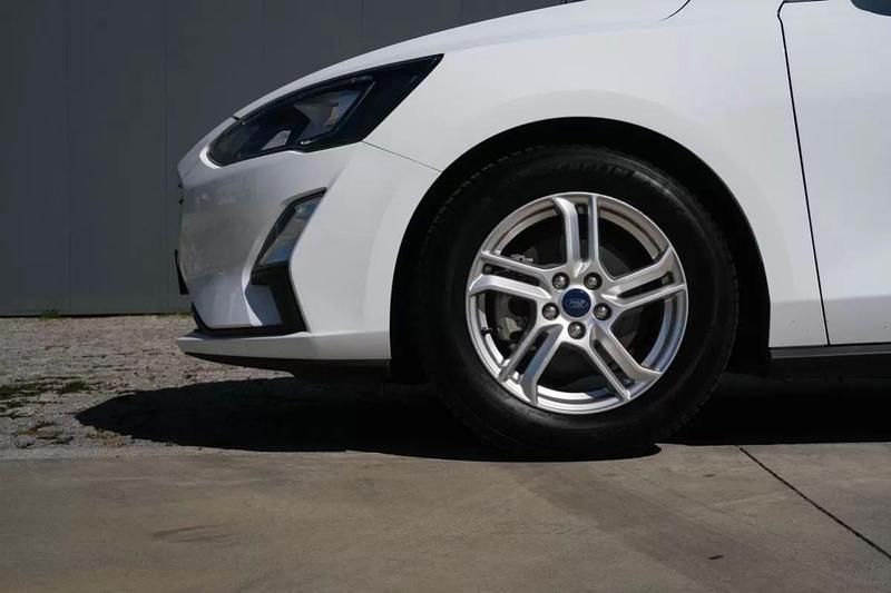 Usado Ford Focus 100 HP (73 kW) 2020 Branco Van