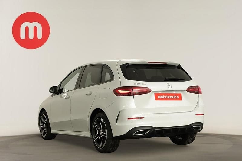 Usado Mercedes B250e 161 HP (118 kW) 2024 Monovolume