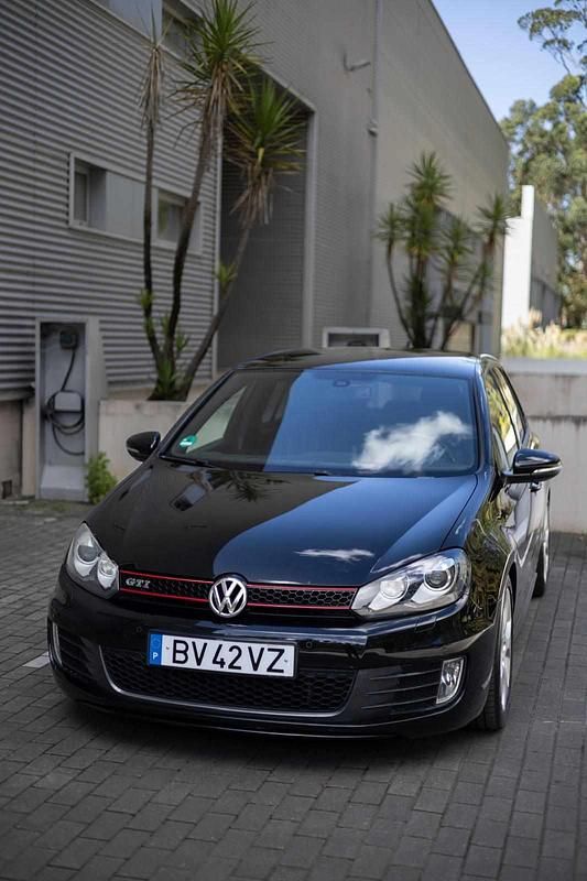 Preto Usado 2010 VW Golf VI GTI Citadino | € 13.900 (Preço justo) - Imagem 1/4