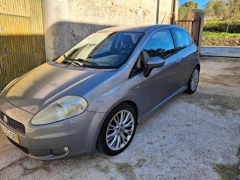 Cinzento Usado 2006 Fiat Punto Citadino | € 1.750 (Bom preço) - Imagem 1/4