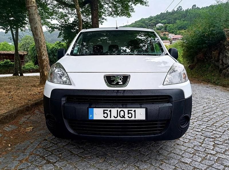 Usado Peugeot Partner 74 HP (54 kW) 2010 Branco Monovolume