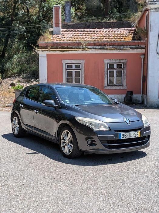 Usado 2010 Renault Mégane III Dynamique Sedan | € 5.100 (Preço justo) - Imagem 1/4