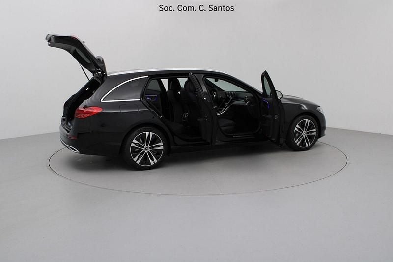 Usado Mercedes C300 Avantgarde 204 HP (150 kW) 2025 Preto Carrinha
