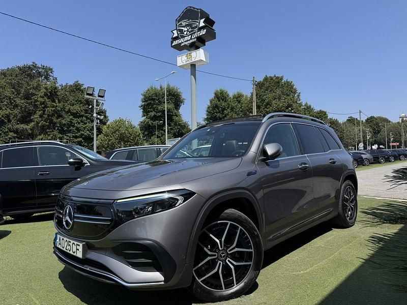 Cinza Usado 2022 Mercedes EQB350 AMG line SUV | € 44.750 - Imagem 1/4