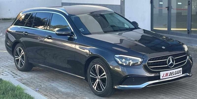 Cinzento Usado 2021 Mercedes E220 Carrinha | € 55.000 - Imagem 1/4