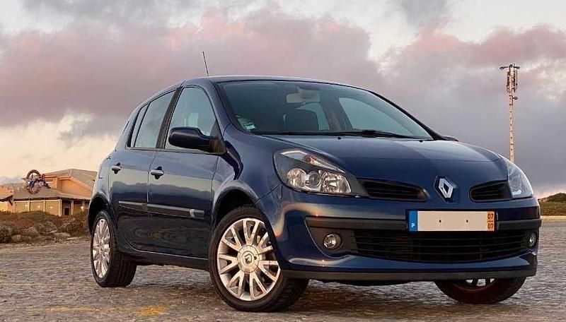 Usado 2007 Renault Clio II Dynamique Sedan | € 3.500 (Preço justo) - Imagem 1/4