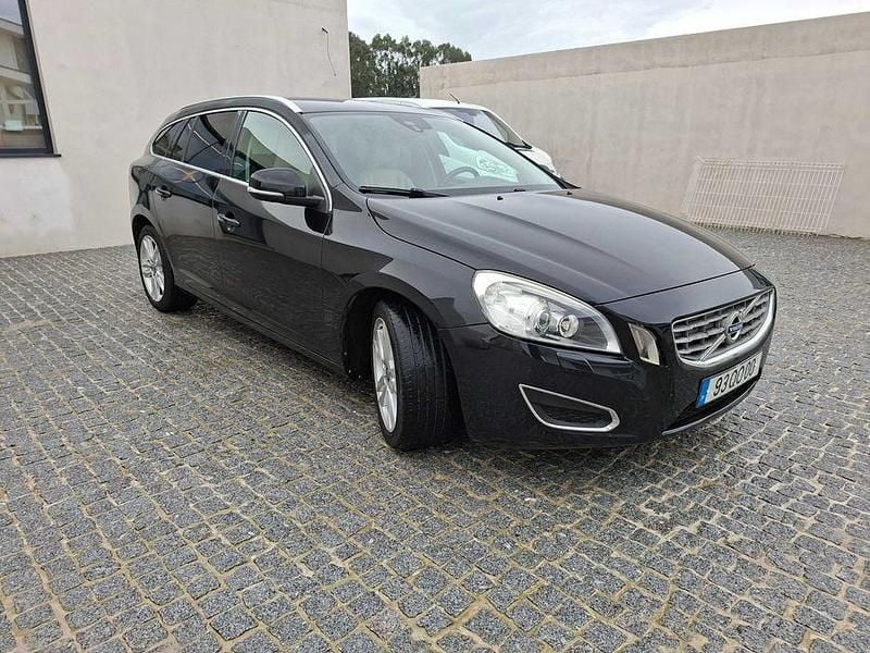 Usado Volvo V60 120 HP (88 kW) 2011 Carrinha