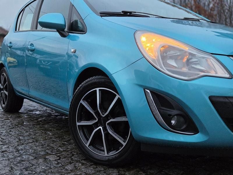 Usado Opel Corsa 85 HP (62 kW) 2011 Azul Citadino